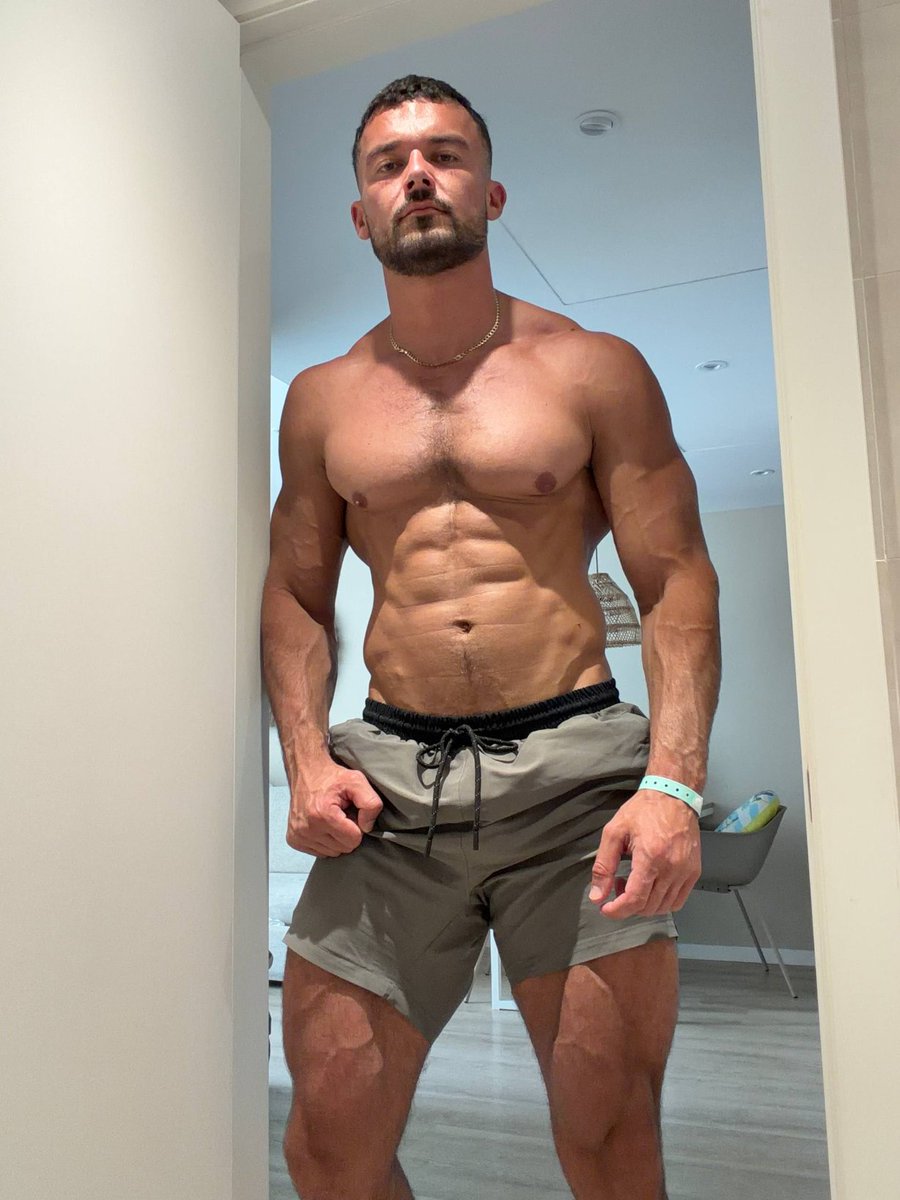 jimmylaxson's tweet photo. I'm home baby 😏
https://t.co/mtHFym0PeV https://t.co/toWVEuElCf