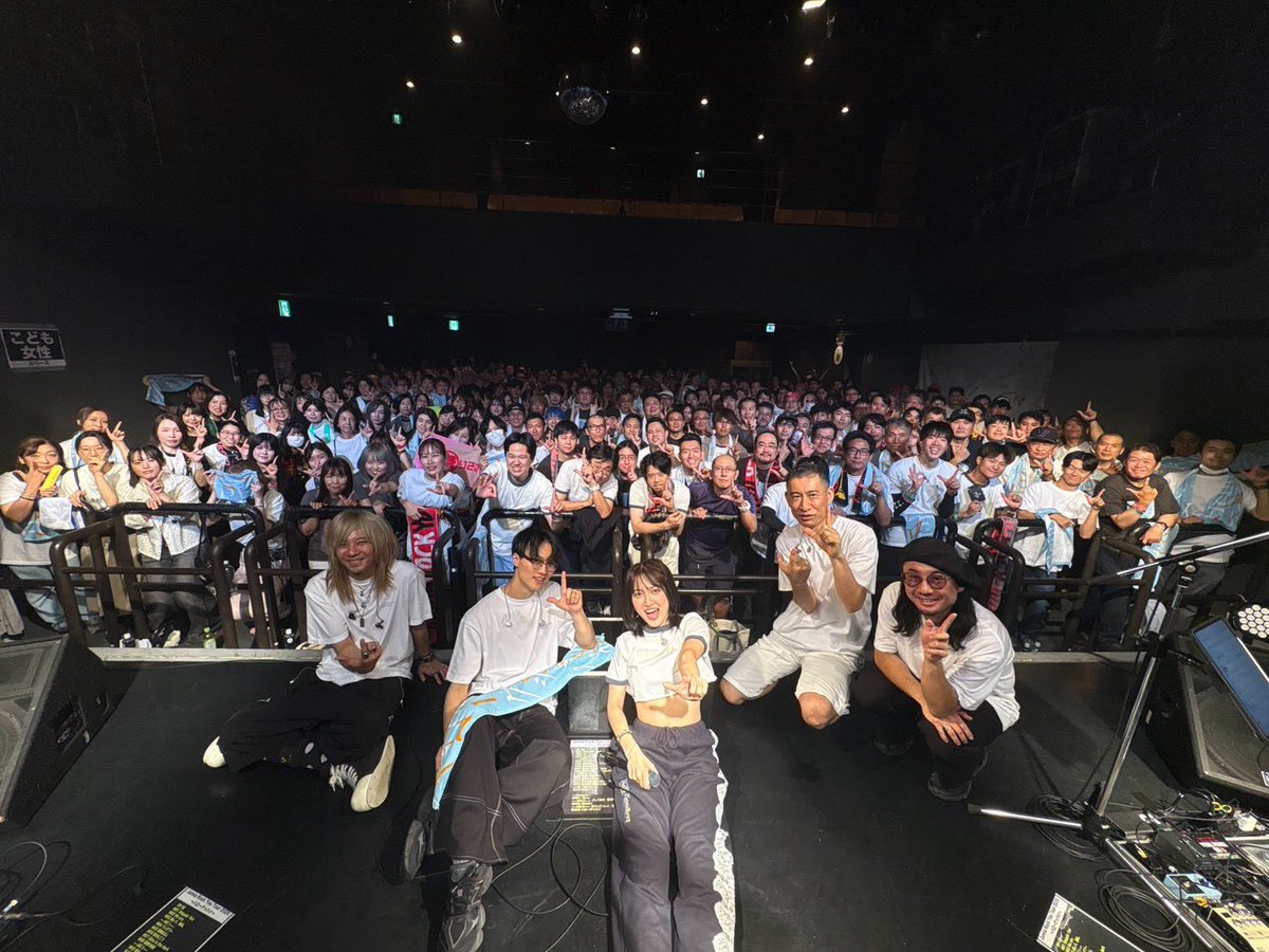 junnarockyou's tweet photo. #Junna_ハローグッバイツアー 

札幌にて千秋楽でした。
寂しい気持ちもありつつ、今までにないくらい晴れやかな気持ちです。
それは、ツアーに足を運んでくれたあなたが温かい場所を作ってくれたから。

本当にありがとう。言い表すことができない気持ちがたくさん。

とにかく、あなたへありがとう。 https://t.co/L56nVA6b0W