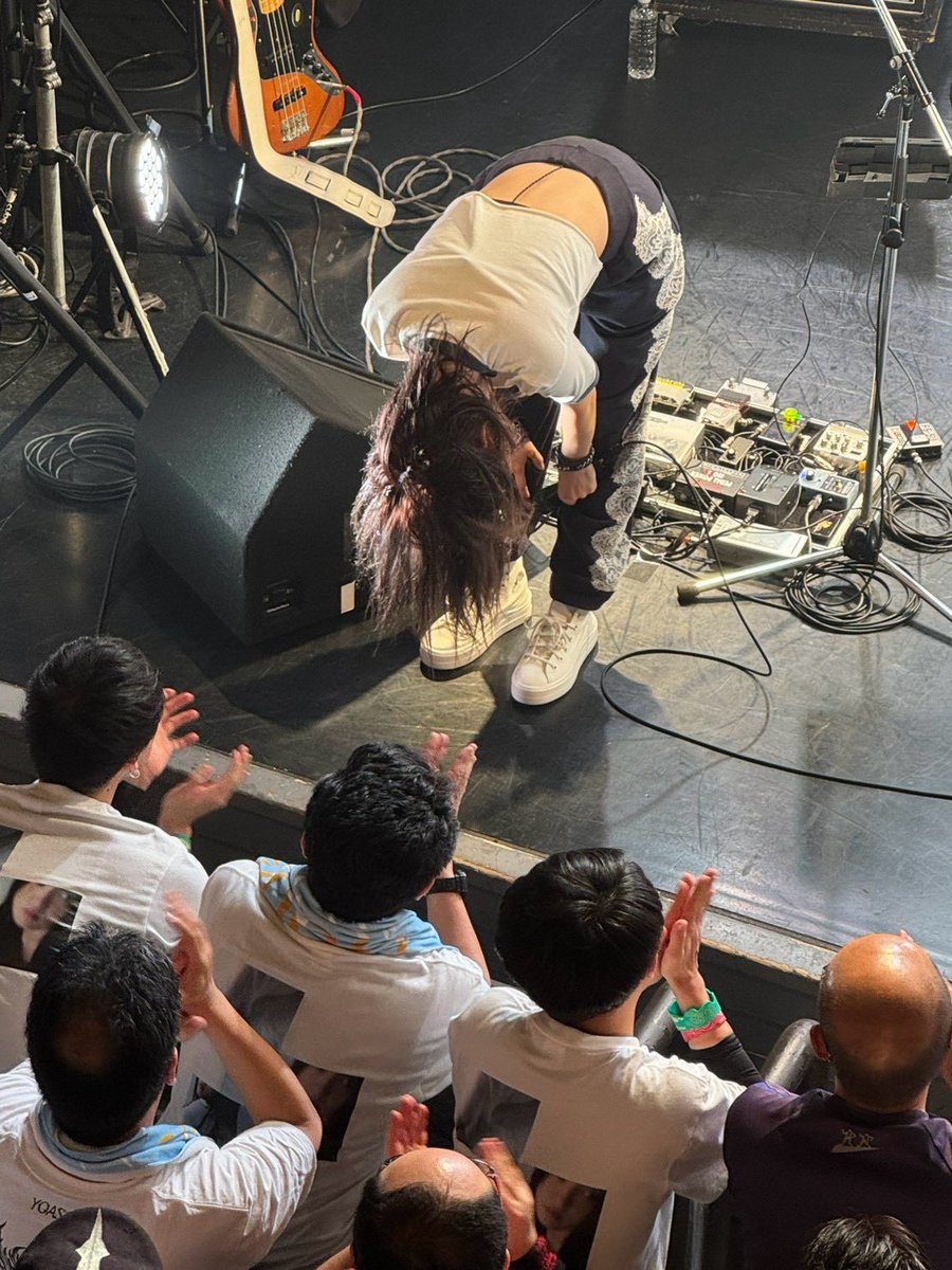junnarockyou's tweet photo. #Junna_ハローグッバイツアー 

札幌にて千秋楽でした。
寂しい気持ちもありつつ、今までにないくらい晴れやかな気持ちです。
それは、ツアーに足を運んでくれたあなたが温かい場所を作ってくれたから。

本当にありがとう。言い表すことができない気持ちがたくさん。

とにかく、あなたへありがとう。 https://t.co/L56nVA6b0W