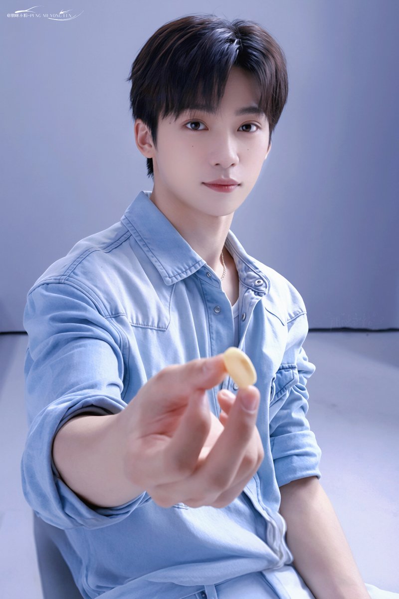 linhtinh_b's tweet photo. Ăn bánh cá hong? 

#ZIYUxNIVEAZIYU 
REDEFINES FACIAL GLOW https://t.co/gMPvCbnJX2