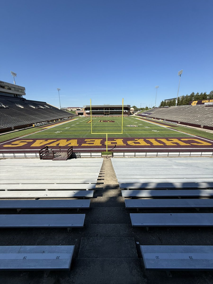AdamJaksa's tweet photo. IT’S GAMEDAY IN MOUNT PLEASANT!

HAIL TO THE CHIPPEWA, 

ALL HAIL TO THE CHIPPEWA!

FIRE UP CHIPS! https://t.co/ZiT3w7RrGK