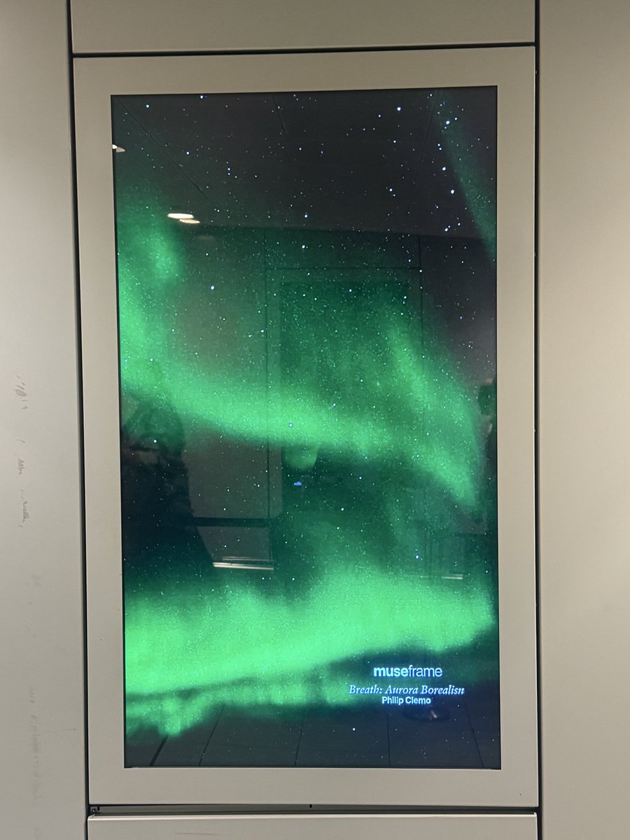 stifpower's tweet photo. Waiting at the Airport can be long and boring 😤 that has been changed at LHR 😎 Now You can relax &amp; enjoy amazing Art thx to @museframe look at that @sougwen 
Many thanks for it 👏👍 really enjoyed waiting at the Gate before Boarding 🙏 https://t.co/rZJvFxi3NM