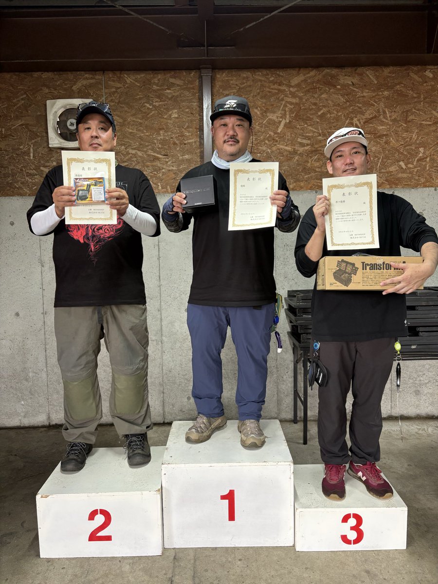 _chiwaki_'s tweet photo. スカイムタックルのプレオープン大会
到着したらタブレットでチェックイン
タブレット抽選で代表者が選ばれたその方の操作により全選手の釣り座と対戦相手が決まり各個人のスマホに配信され移動
釣果もタブレットを使い本部に飛ぶ

楽しくスムーズでした👍

#SKYMTACKLE
#アングラーズベース赤城山 https://t.co/1tDjeWCEIT