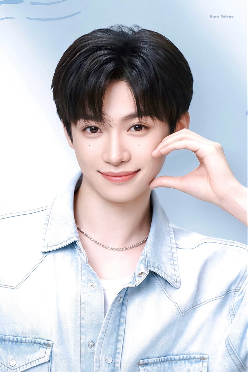 Sunny628894's tweet photo. Con trai tôi cưng quá 🔮🔮

#ZIYUxNIVEA
ZIYU REDEFINES FACIAL GLOW https://t.co/lKnqIfUMFo