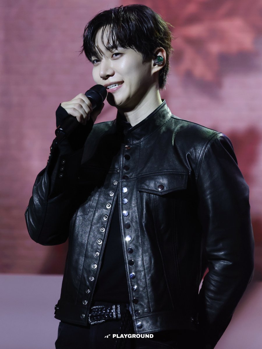 playground_nat's tweet photo. 260912 JUNHO FM Autumn Note 🍂

🙆🏻‍♂️ 

#준호 #이준호 #JUNHO https://t.co/dI3XoivN92