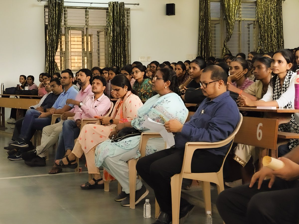 studentsIScBHU's tweet photo. @DeanScienceBHU @VCofficeBHU @bhupro @registrarbhu @Director_ISc @dsw_bhu Day 4: Induction program.  students knew about  Training and Internship Cell &amp; Anti Ragging by Profs. R. N. Rai, N. Horo, Amiya S. Naik, Dr. Prashant Singh.  Students took anti ragging pledge. Profs.  AS Naik, Dr's M Pandey, D Sinha, Gangaram, V Laha,  M Mishra assisted them. https://t.co/JLLrCZHic2