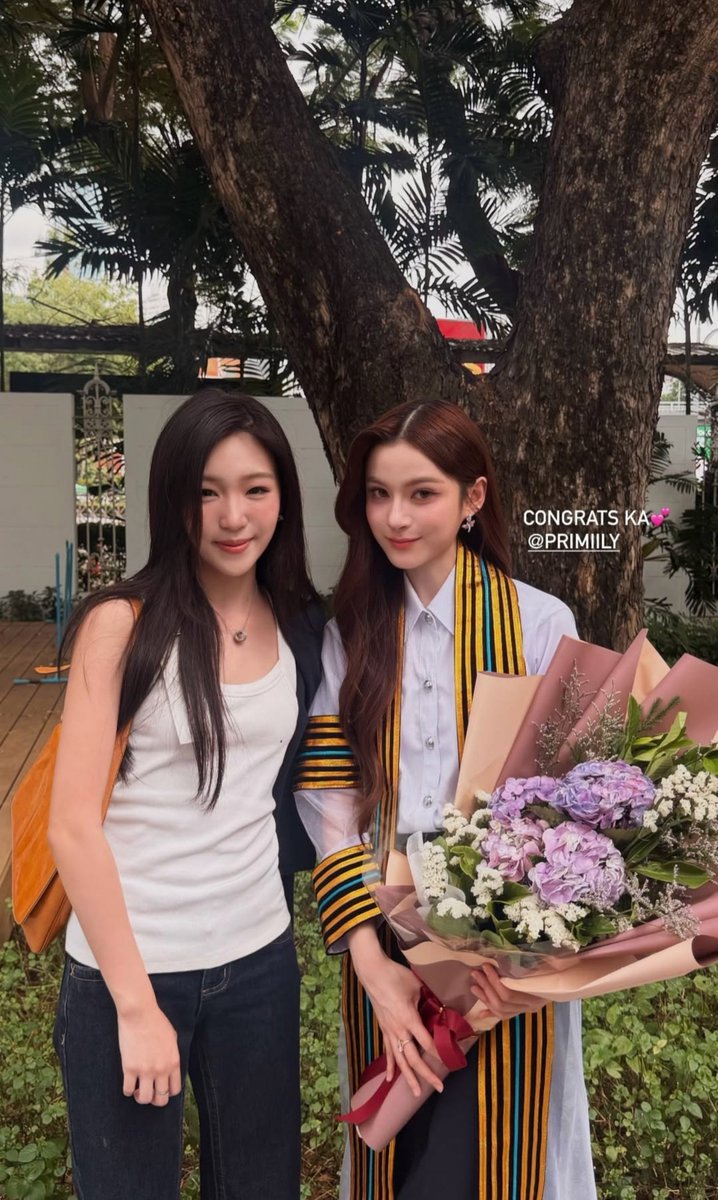 primiitrend's tweet photo. ɪɢ: ᴀᴄᴀʀᴇ.ᴄᴛ ᴜᴘᴅᴀᴛᴇ 

Congrat kaaaa 😍💗💐

CONGRAT PRIM NEW JOURNEY
#primiily #PrimiilyGraduationsDay https://t.co/iJWrupJgaw