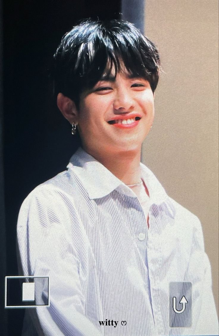 jjoobami's tweet photo. rino looks so much like keita when she smiles omg https://t.co/4Eg0fezzQp