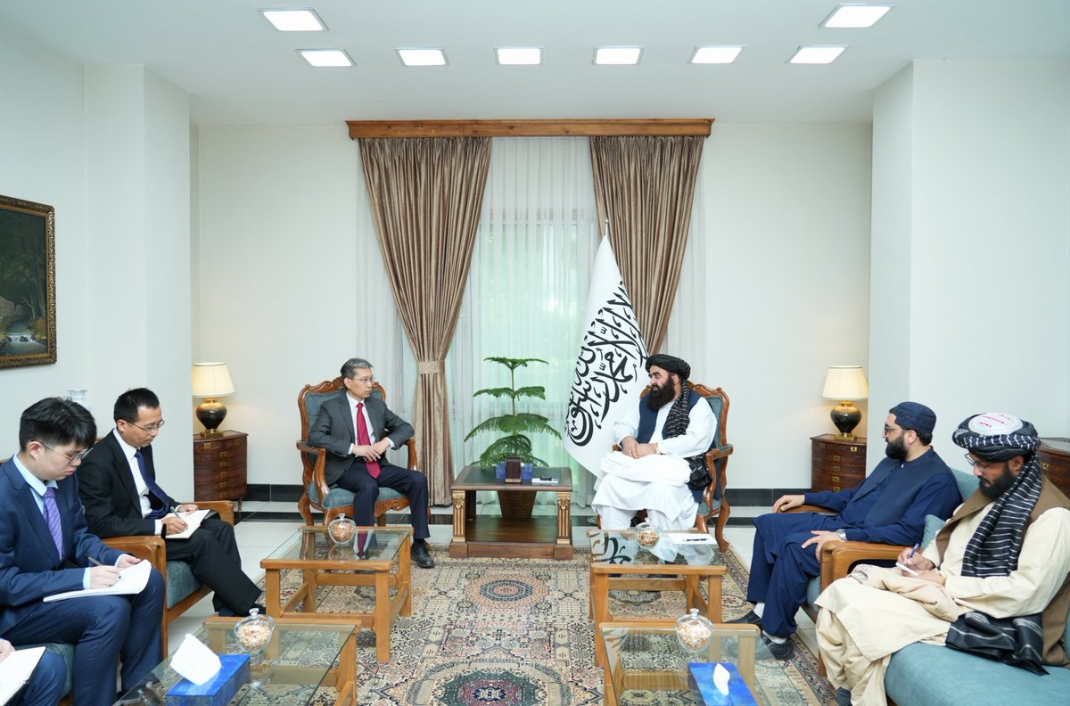 MoFA_Afg's tweet photo. په کابل کې د چین ولسي جمهوریت سفیر ښاغلي ژاو شېنګ د ا.ا.ا. د بهرنیو چارو وزیر محترم مولوي امیر خان متقي سره تودیعي لیدنه وکړه. 
د هېواد د بهرنیو چارو وزیر د افغانستان اسلامي امارت او چین ولسي جمهوریت اړیکې تاریخي او مثبتې وبللې او د ښاغلي سفیر د ماموریت دوره یې وستایله... https://t.co/qncpM02NBN