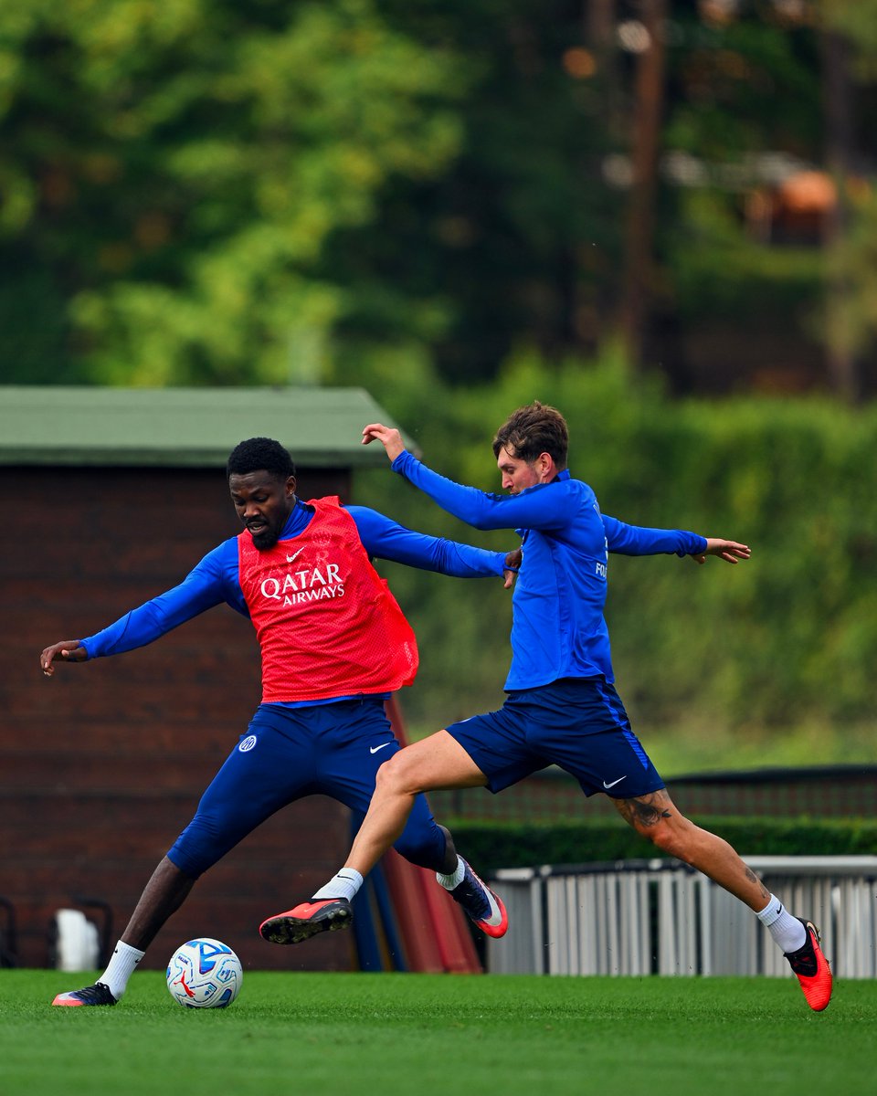 Inter's tweet photo. DUO 👥⚽️ https://t.co/tZ8OHK6ALr