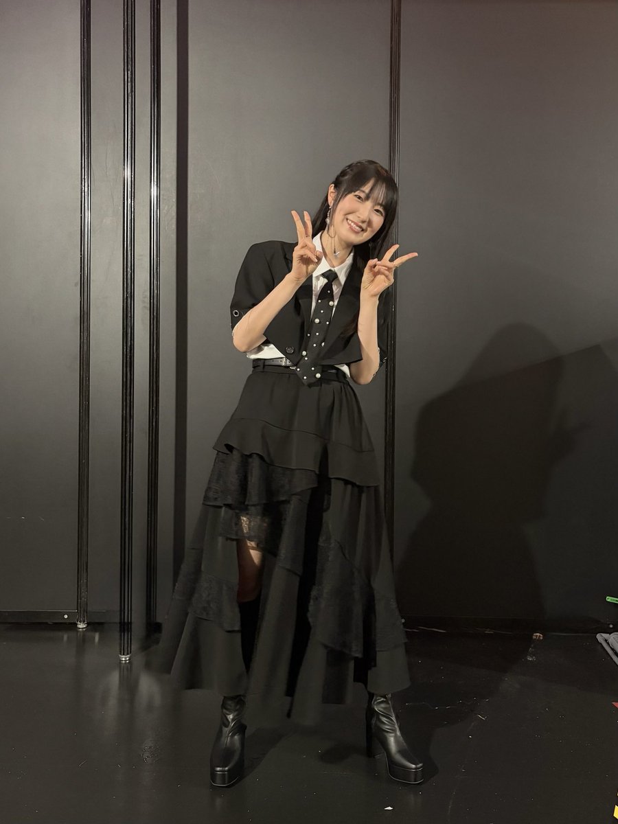 YUI_STAFF's tweet photo. アズレンLIVEからもう1週間…
最近時間が過ぎるのがはやすぎる😱

エンタープライズを意識したお衣装🦅
せっかくたくさん撮ってもらったので、載せちゃう…！ https://t.co/WmjDvZ2r9d