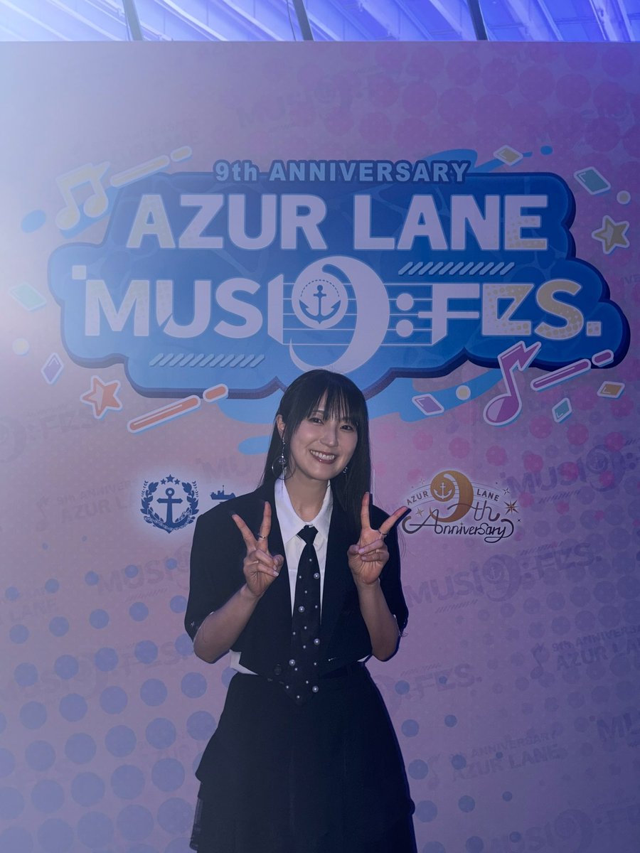 YUI_STAFF's tweet photo. アズレンLIVEからもう1週間…
最近時間が過ぎるのがはやすぎる😱

エンタープライズを意識したお衣装🦅
せっかくたくさん撮ってもらったので、載せちゃう…！ https://t.co/WmjDvZ2r9d