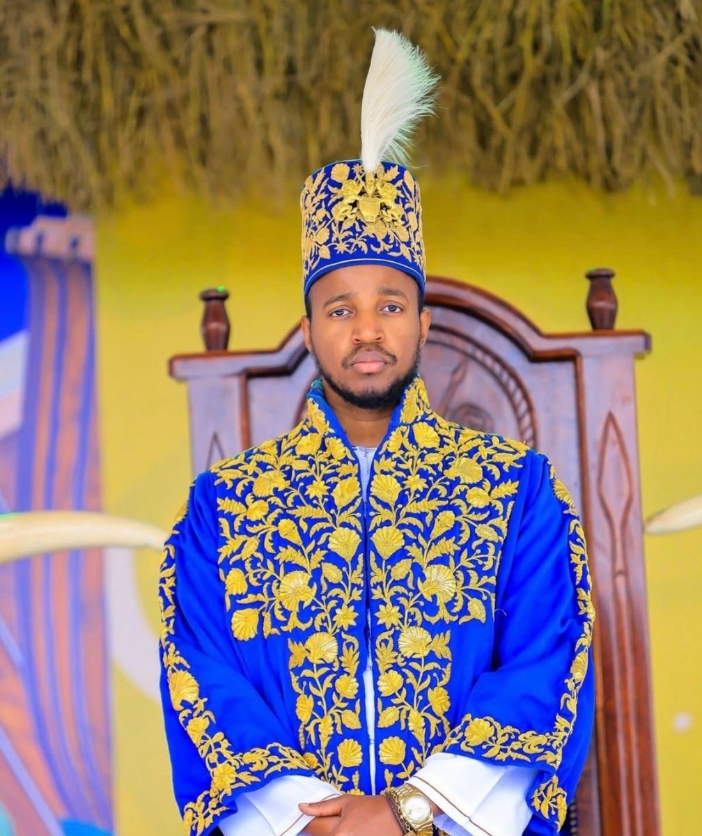 Afc_ArsenalX1's tweet photo. An Arsenal die-hard fan has been laid to rest, he never hid his love for Arsenal. 

Rest In Peace King Oyo 💔🕊 https://t.co/cpQAHgaLlP