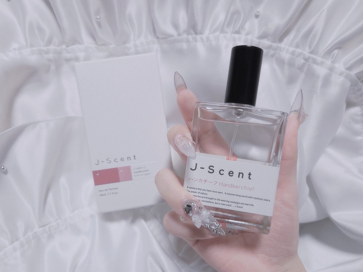 MUFU955492's tweet photo. @jscent_official のハンカチーフ⚘⡱
リネンっぽいようなパウダーっぽいような…
可愛い子が貸してくれたハンカチみたいな上品な香り https://t.co/D0jnFLIaut