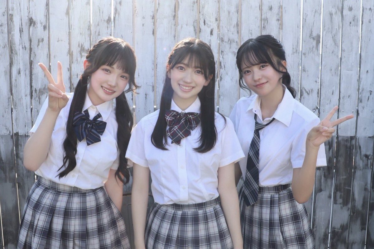 SUPERGiRLS_AMG's tweet photo. そして明日は...
7期生3人の初お披露目の日です✨

初々しい姿と堂々としたパフォーマンスを
ぜひお楽しみください🫶

🐱 新森二愛
にあにゃ @SG7_NEAR 
🍀 二宮伶寧
るーちゃん @SG7_RUNE 
🎀 浜田萌帆
もゆちゃん @SG7_MOYUHO 

#スパガ https://t.co/r9gryaJnJJ