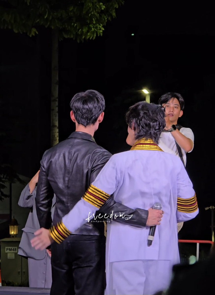 poohpaveling's tweet photo. 🐈: *poke 🐶
🐶: *hey u! slap 🐈 back

teasing 24/7 🤣

POOH GRADUATION CELEBRATION

#POOHGradGathering2026
#poohpavel #ppoohkt #pavelphoom @ppoohkt @pavelphoom https://t.co/nhk5HkcZrd