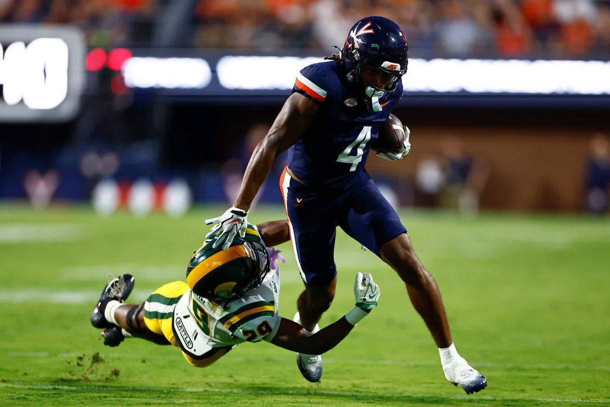 ericward_7's tweet photo. Victory Saturday, how are we feeling, Hoos? ⚔️ https://t.co/Bt8DzsFYm0