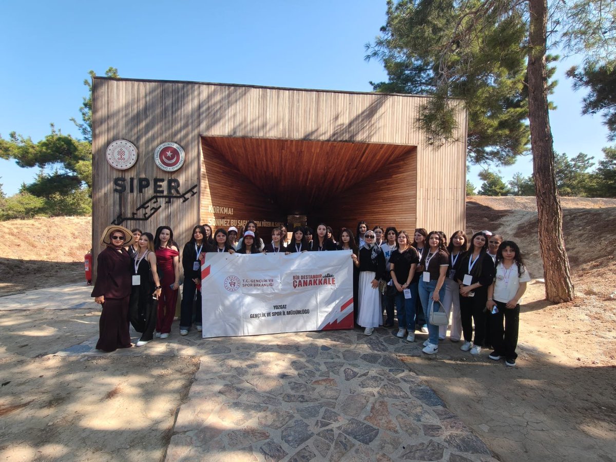 GSB_YozgatGM's tweet photo. 🇹🇷 “Bir Destandır Çanakkale” programı kapsamında Şefaatli’den yola çıkan gençlerimiz, Çanakkale’nin eşsiz tarihini ve kahramanlık destanını yerinde keşfediyor.

Geçmişten geleceğe uzanan bu anlamlı yolculukta gençlerimiz, Çanakkale ruhunu yakından hissediyor. 🇹🇷 https://t.co/kp4YHvHUpl