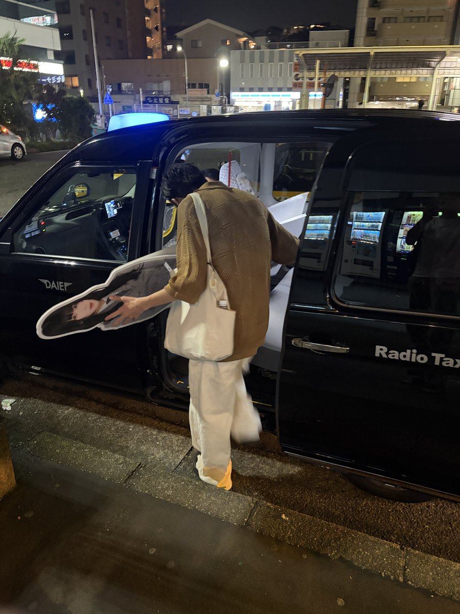 terunya_v3's tweet photo. りく、なつちゃんバイバイ https://t.co/jkuHif8QXF
