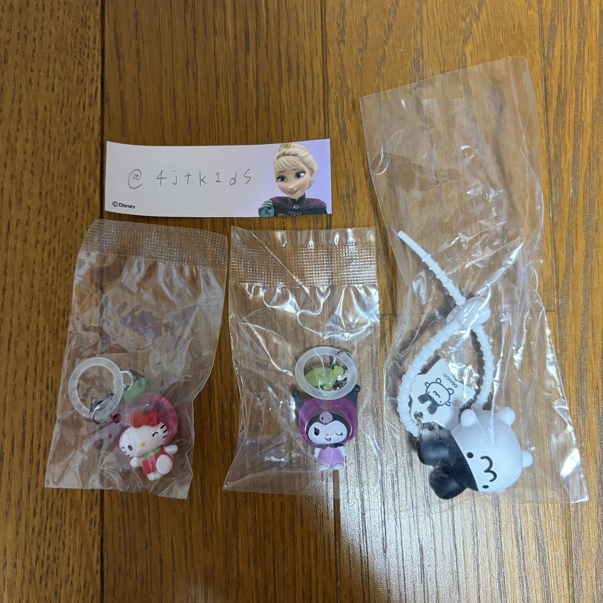 4jtk1dS's tweet photo. アンパンマン　めじるしアクセサリー　交換

【譲】サンリオ くだものめじるし キティ、クロミ
        たまごっち カラフルマルチチャーム みみっち

【求】最優先⭐️アンパンマン、コキンちゃん⭐️              ドキンちゃん、あかちゃんまん

纏めての方優先、郵送希望📮
ご連絡お願いします🙇‍♀️ https://t.co/CezSzFUzTQ