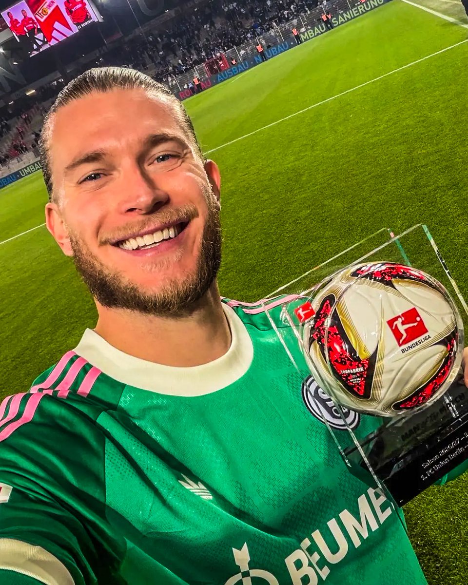 eurofootcom's tweet photo. 🇩🇪🧤Loris Karius (33) has won the Man of the Match award two matches in a row! 🏆

Great to see him enjoying his football and back performing in the Bundesliga. ❤️👏 https://t.co/4JlieW0wSK
