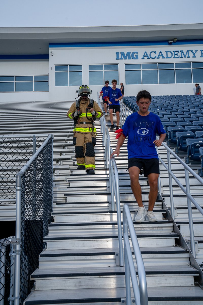 IMGAcademy's tweet photo. We climbed in their honor.

In the evening on the 25th anniversary of September 11, the IMG Academy community came together for our 9/11 Stair Climb to honor the lives lost and the first responders who showed extraordinary courage and sacrifice. https://t.co/Y2B1iTL5xu