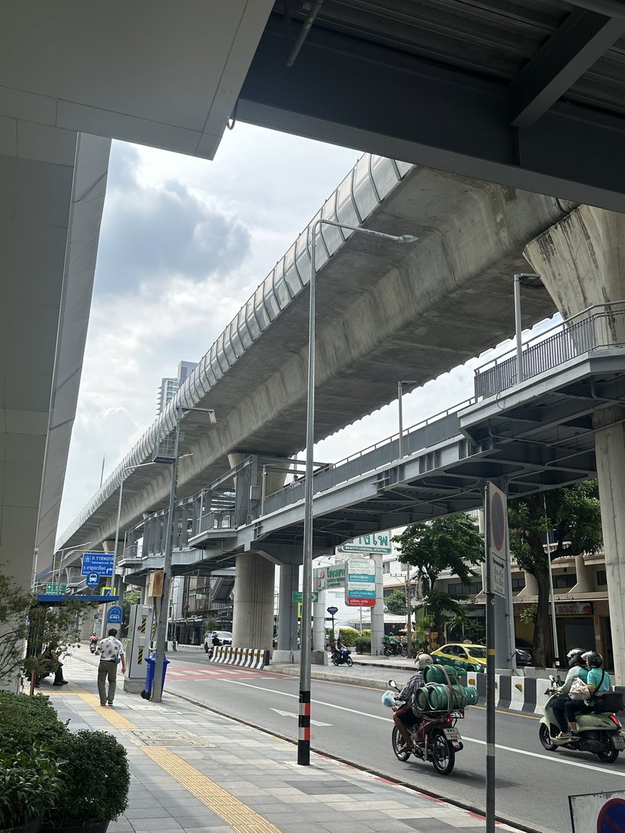 J399J3's tweet photo. เหงาๆ #เตาปูน  #เกตเวย์ #บางซื่อ https://t.co/UJ5gpcyL9H