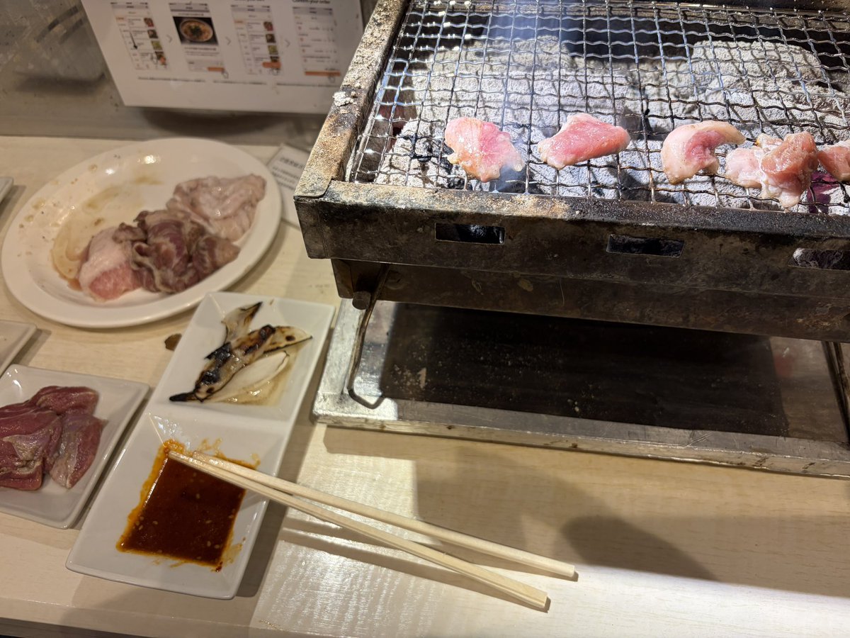AF1104TOSHI's tweet photo. #ぷりんこぐまへ
店主の店いってきたよ✨️
（我らの焼肉食堂様）
めちゃくちゃ美味かったぞ

下味���塩コショウとモノによってガーリックパウダーも振ってるとのことで、タレなしでも楽しめる味でした！
噂のカレーも絶品！ https://t.co/0m8OY6IFDq