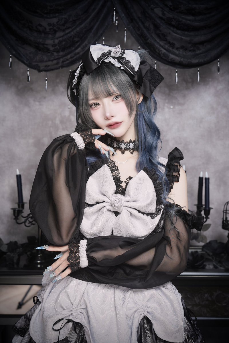 nightmareholic_'s tweet photo. † 𝐍𝐢𝐠𝐡𝐭𝐦𝐚𝐫𝐞 𝐇𝐨𝐥𝐢𝐜 †  衣装公開🦇

┈┈┈┈ ♱ ︎┈┈┈┈
✦ 𝐆𝐫𝐚𝐲 × 𝐁𝐥𝐚𝐜𝐤 𝐁衣装 ✦
𝐌𝐨𝐝𝐞𝐥：いおにゃんこ大戦争(@__1Ollx )
┈┈┈┈ ♱ ︎┈┈┈┈

♰ オープニングキャスト大募集 ♰
応募はDM、LINEまで✉️ 🖤

#メアホリ #新宿コンカフェ #歌舞伎町コンカフェ https://t.co/FCRsDo2sYi