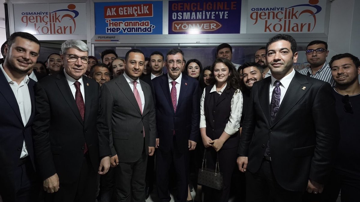 _cevdetyilmaz's tweet photo. 📍AK Parti Osmaniye İl Başkanlığı

Türkiye Yüzyılı Buluşmaları kapsamında AK Parti Osmaniye İl Başkanlığımızda kıymetli yol arkadaşlarımızla bir araya geldik. 

Osmaniye'nin gündemini, vatandaşlarımızın beklentilerini değerlendirme ve önümüzdeki dönemde yürüteceğimiz çalışmaları istişare etme fırsatı bulduk. 

Cumhurbaşkanımız Sayın Recep Tayyip Erdoğan’ın liderliğinde, milletimizin gösterdiği istikamette Osmaniye için Cumhur İttifakı olarak çalışmaya ve Türkiye Yüzyılı hedeflerimize kararlılıkla yürümeye devam edeceğiz. Önümüzdeki süreçte de milletimizle bir arada, şehrimizin bütün ilçelerinde ve mahallelerinde çalışmalarımızı aynı kararlılıkla sürdüreceğiz. 

Osmaniye İl Başkanımız Mehmet Sadi Binboğa'ya, partimizin bütün kademelerinde görev yapan yol arkadaşlarımıza emekleri ve gayretleri için teşekkür ediyor, çalışmalarında başarılar diliyorum.