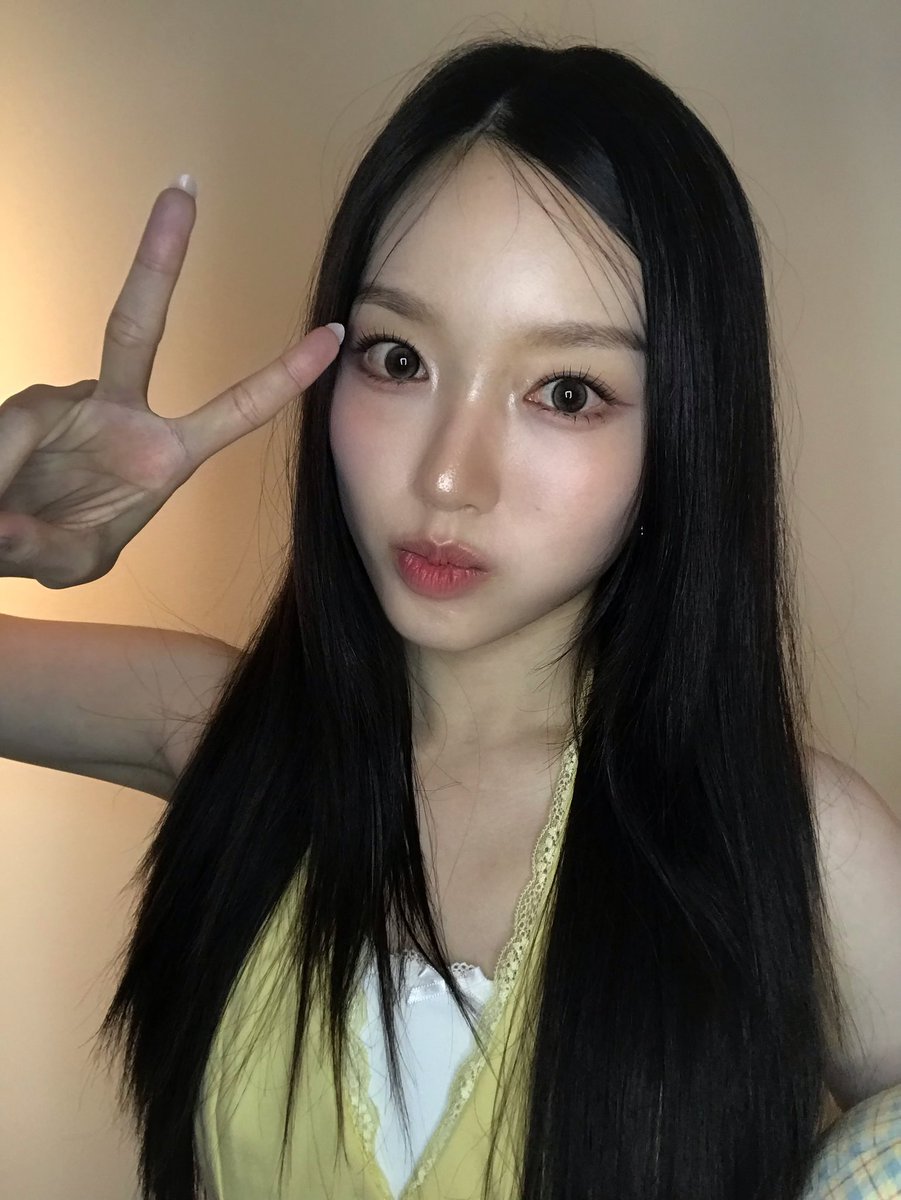 gowon_novvog's tweet photo. 오늘 팬싸 와주셔서 감사합니다🤍
너무너무 재밌는 시간이었어요! 
드레스코드 맞춰 입고 온 센스도 짱!🍋
우리 다음에도 또 만나요💓🍩 https://t.co/namQhN6Fub