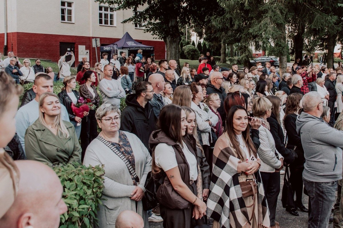 16Dywizja's tweet photo. Wyjątkowy moment, który kończy pierwszy etap szkolenia i otwiera nowy rozdział żołnierskiej służby dla ochotników realizujących dobrowolną zasadniczą służbę wojskową w jednostkach 16 DZ❗ 
#16DZ jako gwarant bezpieczeństwa północno-wschodniej 🇵🇱 i flanki #NATO rośnie w siłę ❗ https://t.co/AHLqb5LQxx