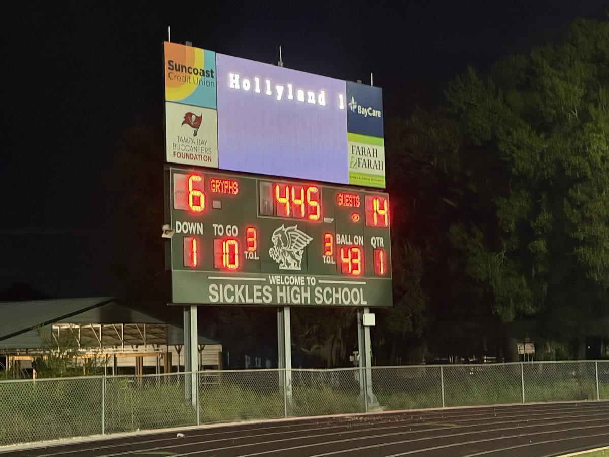 LargoFootball's tweet photo. We did not Complete our Game Thursday it was 14-6. 1st &amp; 10 our ball on the +48 when Weather Cancelled The Night!

We will Resume Monday 7pm…

No we didn’t Lose 70-0 someone was playing with access on their behalf with @MaxPreps @Biggamebobby @SuncoastPreps @BigCountyPreps1 https://t.co/CUjBXovLrn
