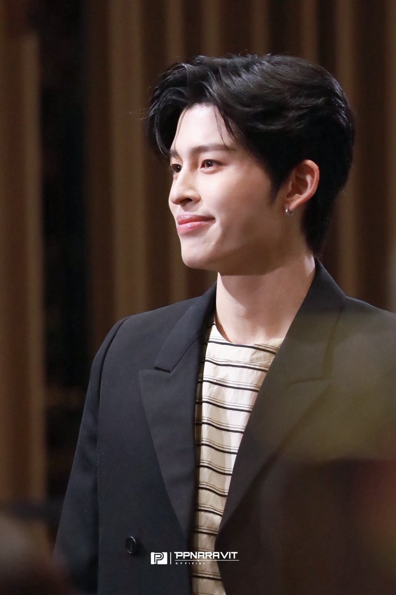 ppnaravit_home's tweet photo. ยิ้มละลายมากๆ ท่านป่านนนน 😁

POND WITH MCHOICE26
#MchoiceMintAwards2026
#MintAwards2026
#ppnaravit @ppnaravit https://t.co/DWSBWTSu8Z