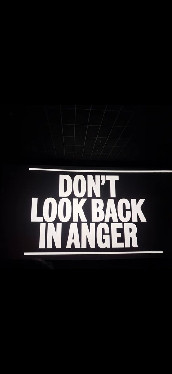 dewidgm's tweet photo. 10000000000/10 worth every damn second 👏🏻 sekeren itu woi gila gila gilaa👏🏻😭 #oasis https://t.co/KLlOzl7JOc