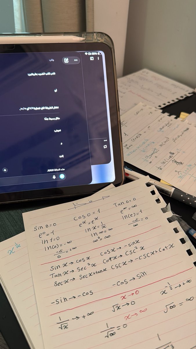 7llula's tweet photo. Me vs. Calculus2 https://t.co/MDNBswbQcQ