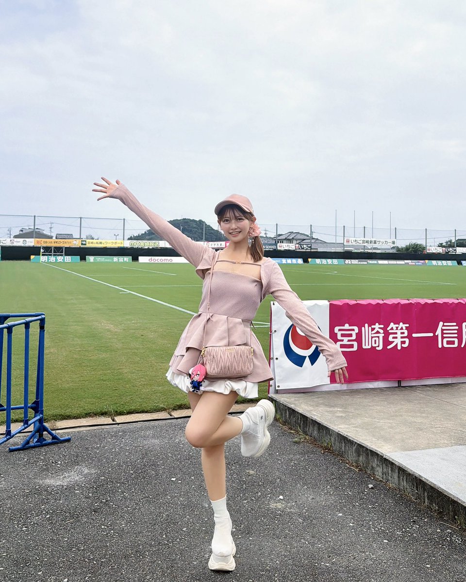 0624_mao's tweet photo. いちご宮崎新富サッカー場に行ってきましたー！！

#テゲバジャーロ宮崎 🆚 #藤枝MYFC
 
テゲバJ2初勝利💖
おめでとうございました🎉
次もテゲパが勝つっちゃが💖

（ピンクコーデで行きました🍓🩷）

#DAZN #DAZNガールズ
#テゲバ https://t.co/NcXI33ixEA