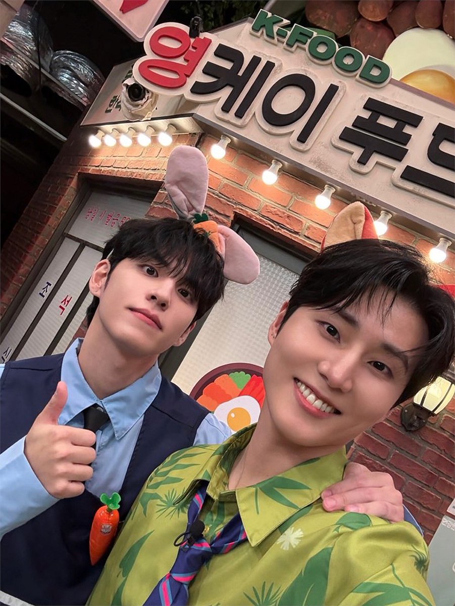 day6official's tweet photo. [ #DAY6_BEHIND ]

DAY6 주디🐰 매일같이 기다려온 브라형네 🦊 놀토 입성!
My Day에게 두 배 더 행복한 토요일이 됐기를 ♡°˚

#DAY6 #데이식스
#YoungK #영케이
#원필 #WONPIL
#tvN #놀라운토요일 https://t.co/3t3jhPfs2K