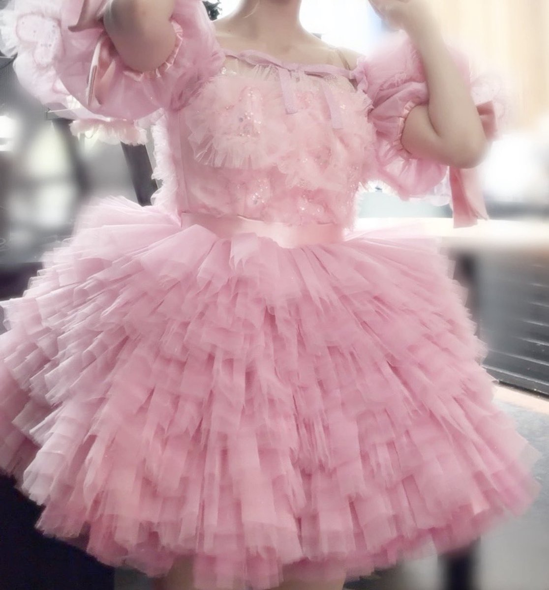 rir___0903's tweet photo. AKBに入ったら絶対着たい衣装3選
（3.4枚目は同じ衣装）
AKB女オタ達の着たい衣装聞きたい‼️ https://t.co/yWLs9aAnh5