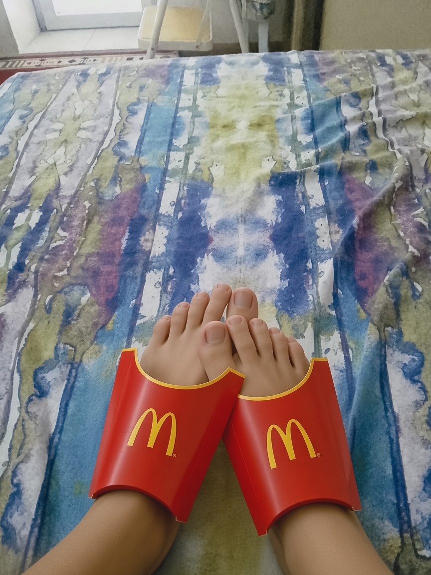 AleMasterfuck's tweet photo. Have a good lunch 😈
#feet #piedi #dom #master https://t.co/lnYAGSel8T