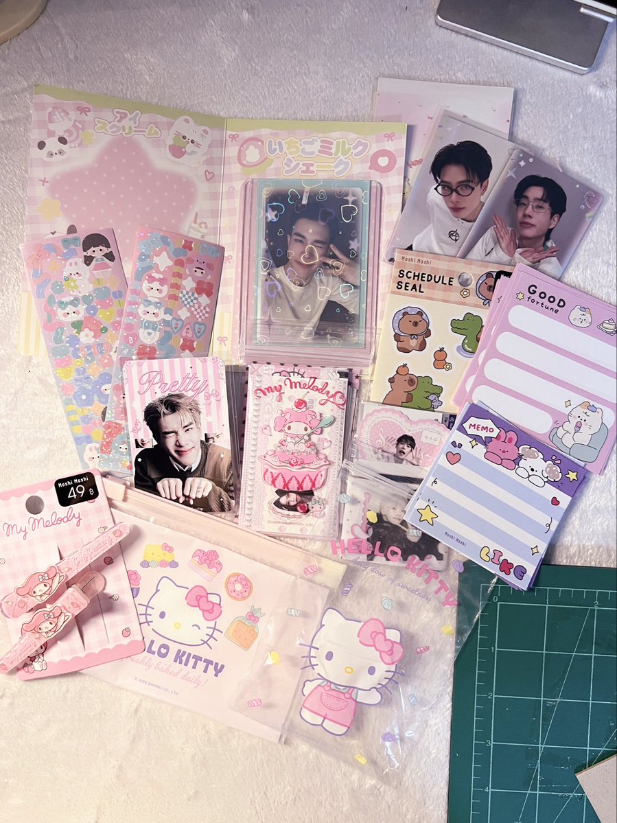 jiwjiw_naa's tweet photo. ได้รับของแล้วนะคั้บบ 🤏🏻
แพ็คมาดีม้ากก📦🙌🏻✨
ของแถมเย้อะมาก🎀

#1valentine_ https://t.co/lWnLpk9BdE