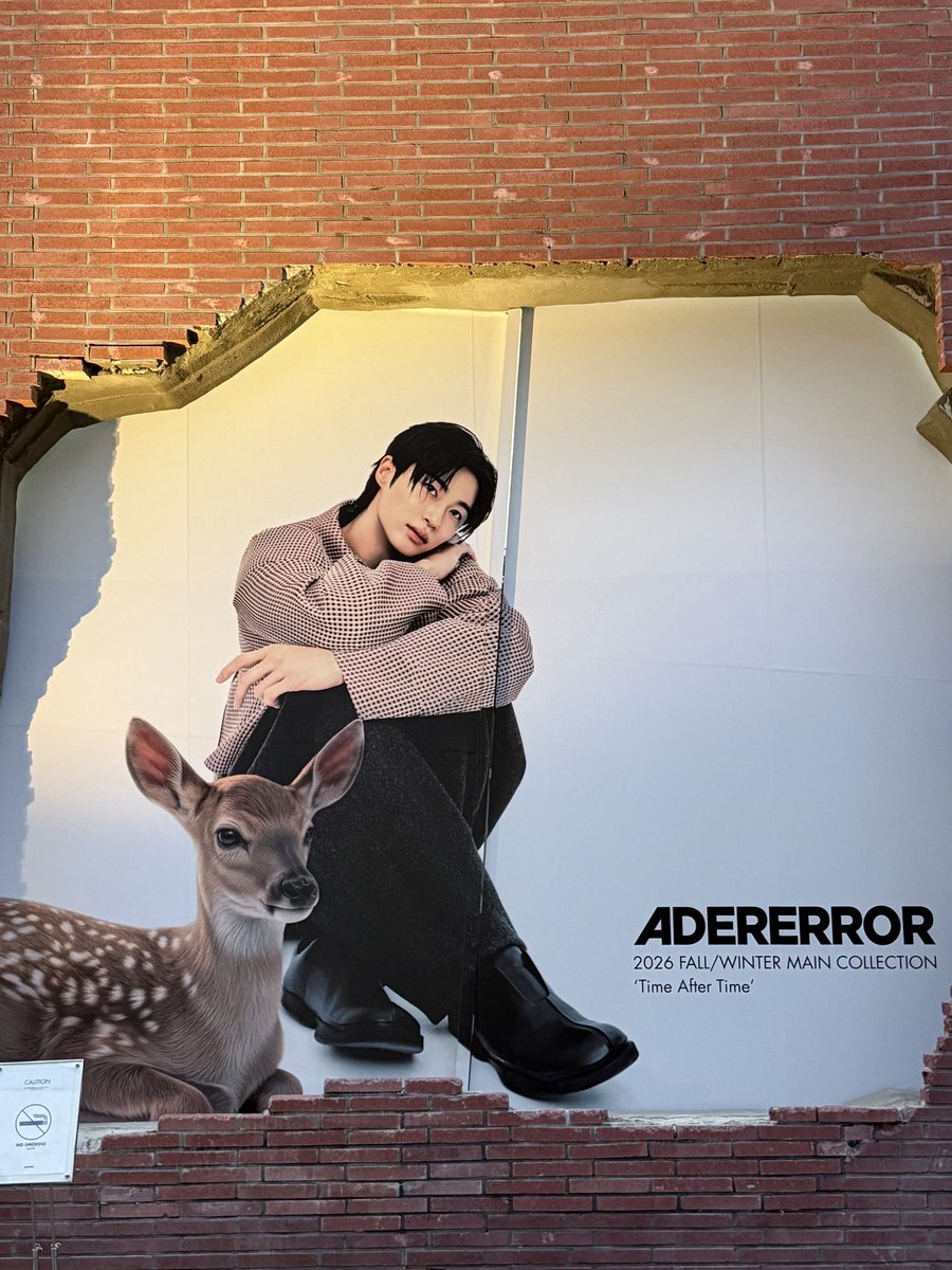 purinpim's tweet photo. Adererror 🌌❄️ 
หล่อมากเถอะ ~ ถึงเวลาไปเช้คอินใหม่แล้วปะ เปลี่ยนคอลละเริ่ดสับ หล่อออ ชุดที่หล่ออออกมา

#변우석 #ByeonWooSeok https://t.co/PpBDRmdzcj