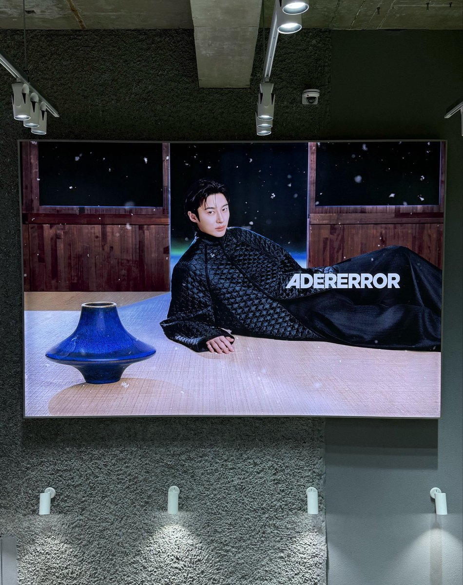 purinpim's tweet photo. Adererror 🌌❄️ 
หล่อมากเถอะ ~ ถึงเวลาไปเช้คอินใหม่แล้วปะ เปลี่ยนคอลละเริ่ดสับ หล่อออ ชุดที่หล่ออออกมา

#변우석 #ByeonWooSeok https://t.co/PpBDRmdzcj