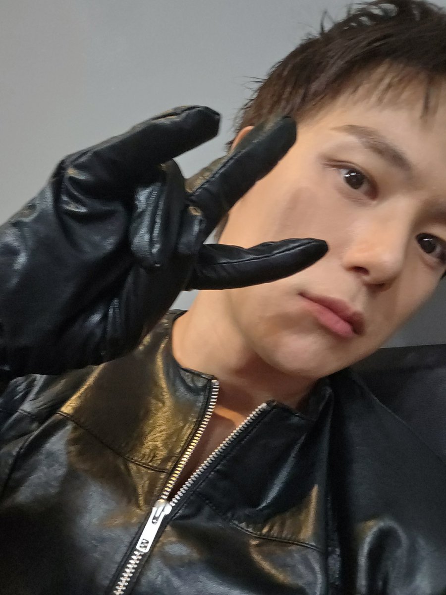 MONSTAXBASE's tweet photo. Minhyuk on Berriz #민혁 #MINHYUK (1/2) https://t.co/p69lGTLemQ