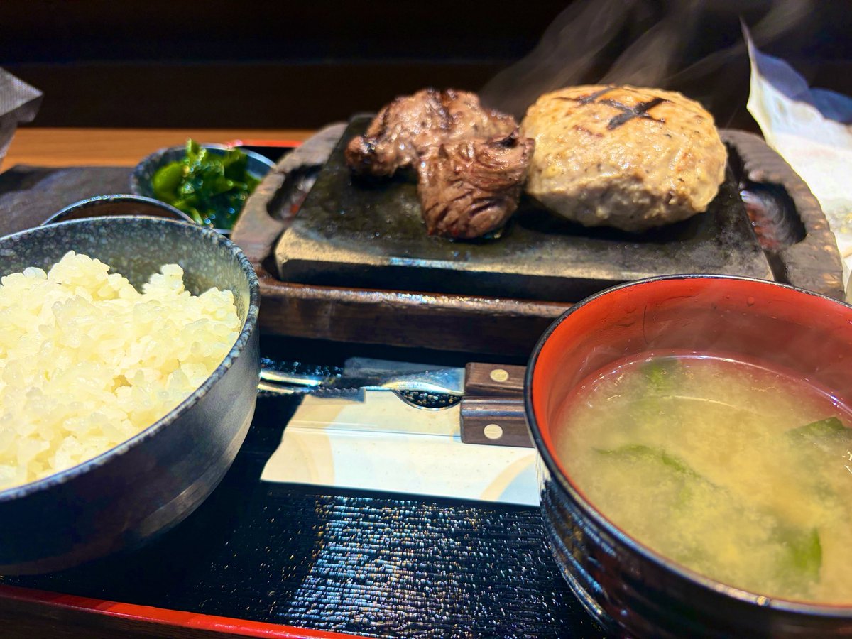 n_t_t4's tweet photo. コスパがいい意味でバグってる店、肉米 https://t.co/ywAFvnavWR