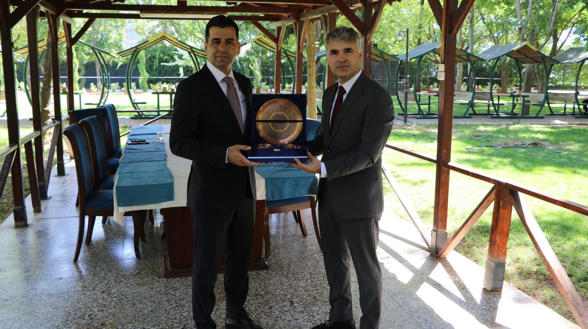 dsdb_yasinaydin's tweet photo. Saha Ziyaretleri 2
Gaziantep’te önemli temaslarımız oldu. Büyükşehir Belediye Başkanımız Fatma Şahin ve Cumhuriyet Başsavcımız İsmail Karataş’ı ziyaret ederek yürüttüğümüz çalışmalar, projeler, kurumlar arası iş birliği ve denetimli serbestlik hizmetlerinin daha da güçlendirilmesine yönelik değerlendirmelerde bulunduk.
