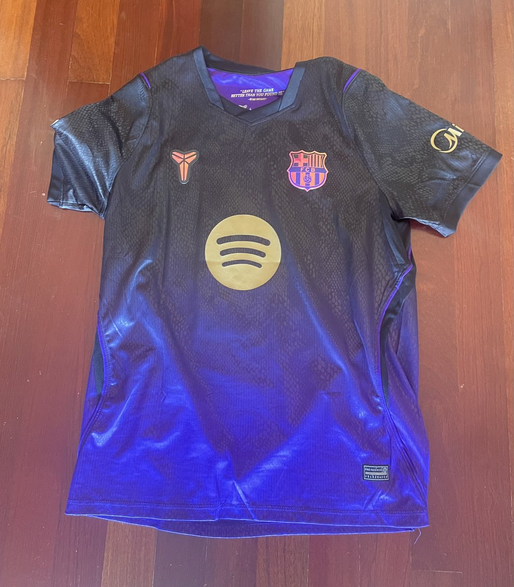 gxldefalete's tweet photo. Mis amigos de @_kitsdo_7777 me mandaron estas camisetas hace unas semanas y no puedo estar mas contento.

Si queréis conseguir camisetas como estas a un buen precio no dudeis en seguirles y pasaros por su web: 
https://t.co/AgAPB0yHu1 https://t.co/t81vR5OhWP
