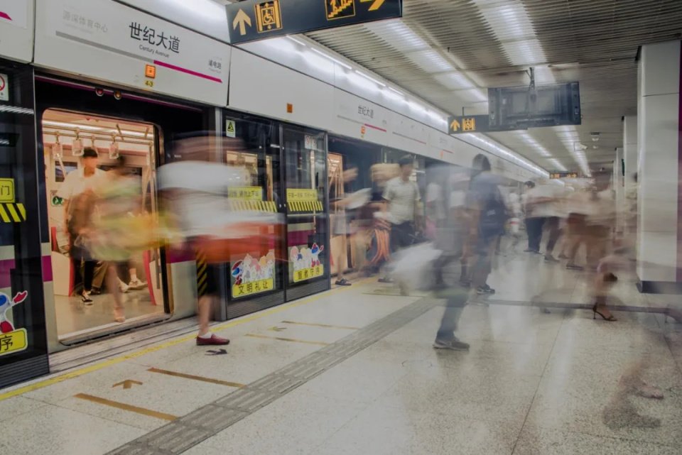 EileenAng1130's tweet photo. Behind the increase in subway fares lies the real pressure of operating costs, as well as the need to re-evaluate the implicit benefits included in employment contracts. https://t.co/l0d4RZ0UZ7