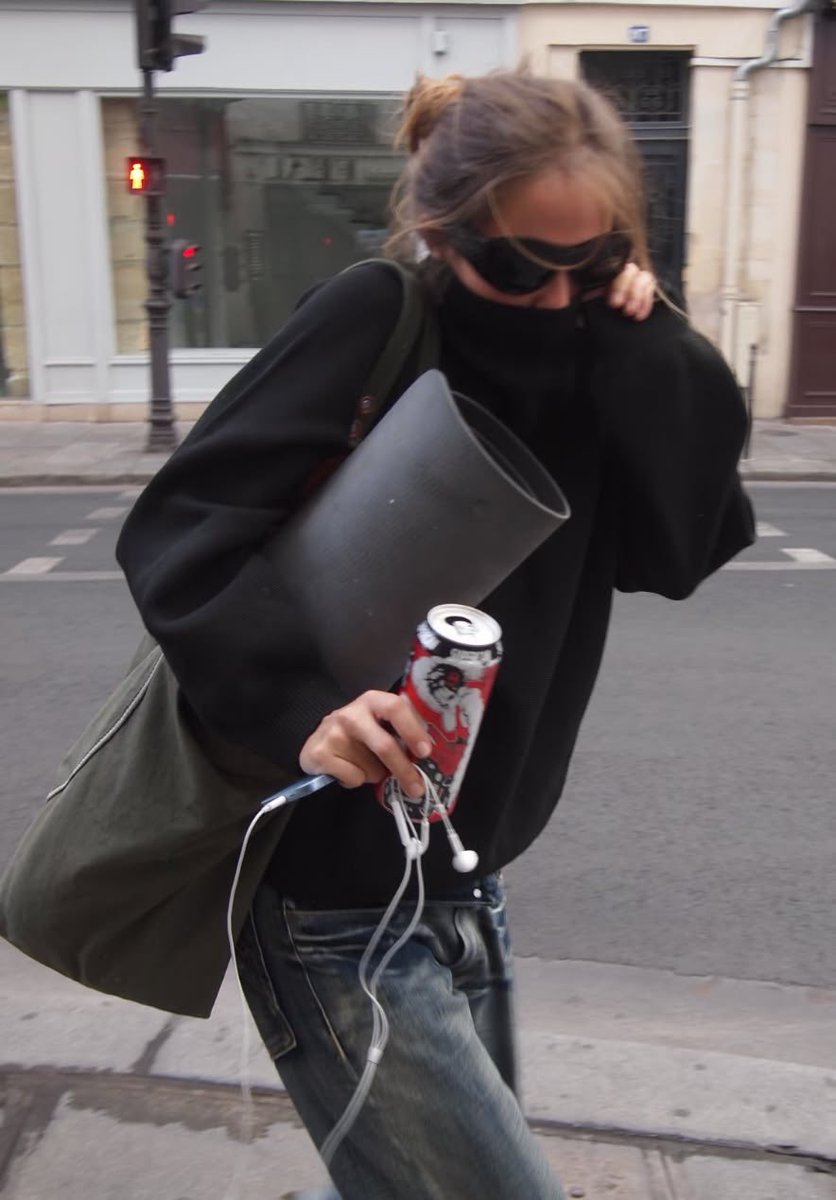 YSLstandards's tweet photo. saturday https://t.co/MlxJ650oXV