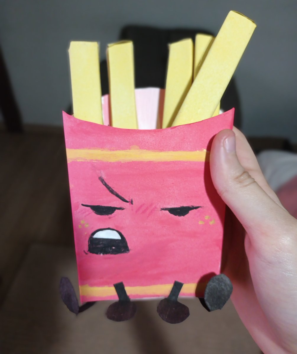 ellikittYy's tweet photo. hello little french fry adn why are u angry even 🤣🤣 https://t.co/YIjV9KkL7s